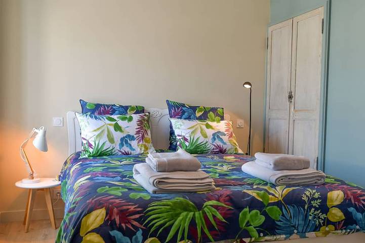 Gîte pour 6 personnes, avec terrasse, animaux acceptés dans Office De Tourisme De La Flotte En Re - 2