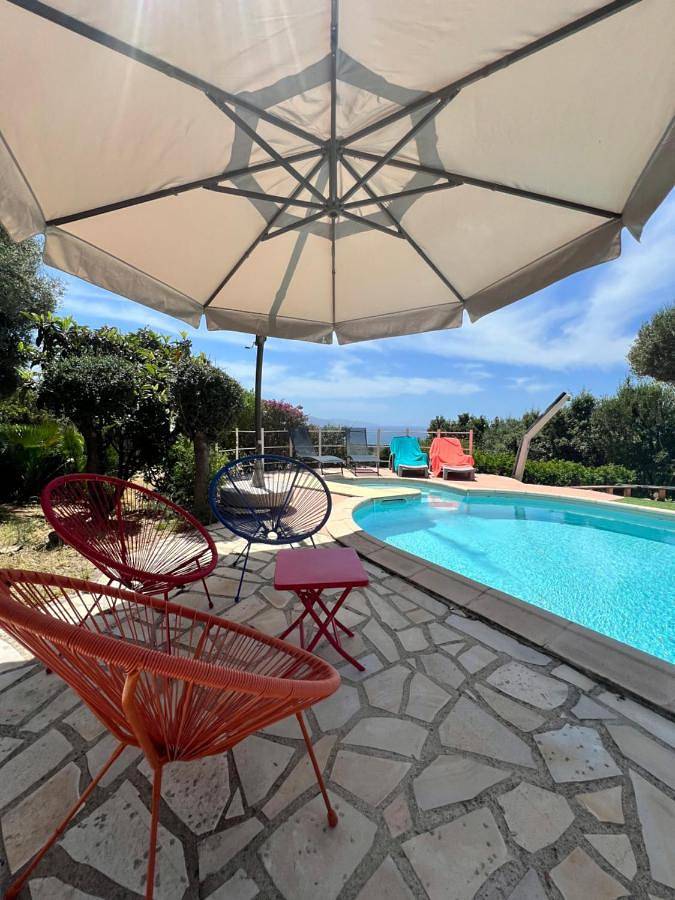 Villa pour 7 personnes, avec jardin ainsi que piscine et vue dans Sagone - 3