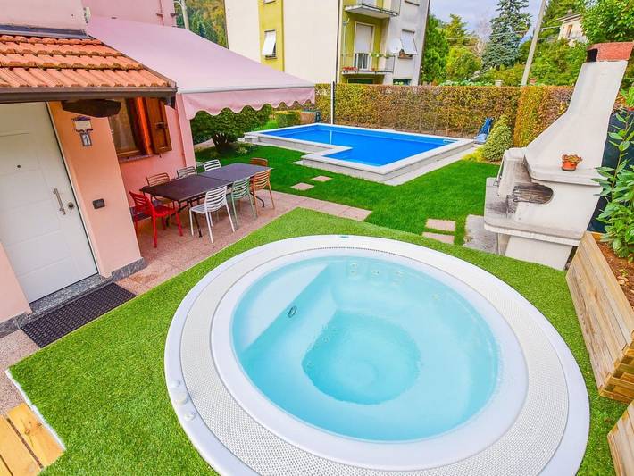 Ferienhaus für 8 Personen, mit Garten und Pool sowie Terrasse und Sauna - 1