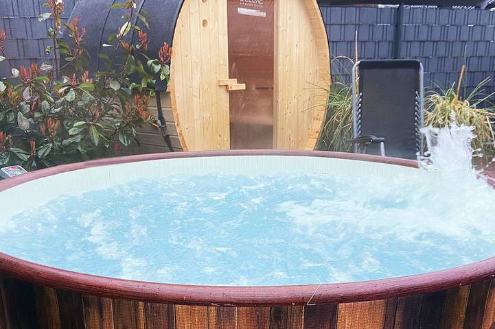 Ferienhaus für 2 Personen, mit Whirlpool und Garten sowie Pool und Sauna in Minsen