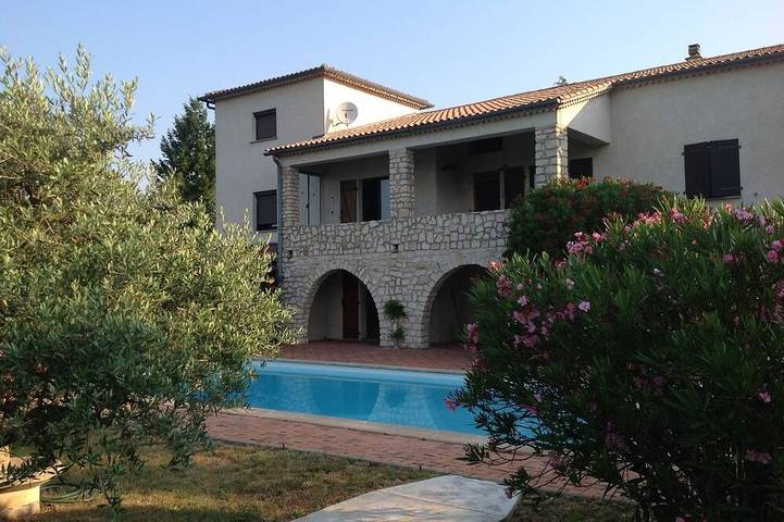 Maison de vacances pour 10 personnes, avec balcon et jardin à Lagorce