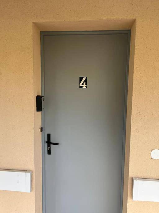 Appartement entier, Studio avec jardin et parking 04 in Villenave-d'Ornon, Région de Bordeaux