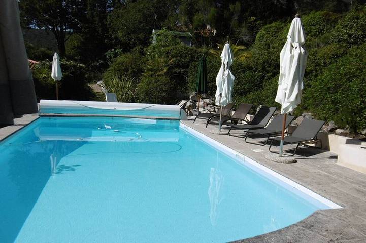 Location de vacances pour 5 personnes, avec Terrasse ainsi que Jardin et Piscine à Ceyreste