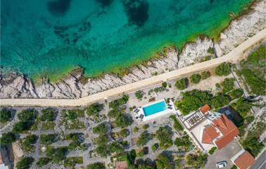 Ferienhaus für 12 Personen, mit Terrasse in Primosten