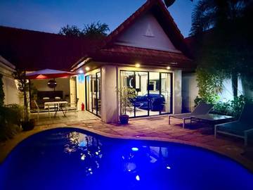 Villa pour 2 personnes, avec piscine ainsi que jardin et terrasse à Pattaya