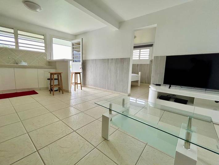 Gîte pour 4 personnes, avec piscine ainsi que jardin et vue à Le Carbet - 3