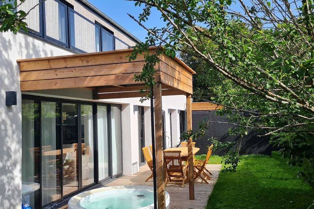 Nomad house 1 with 3 bedrooms, Jacuzzi center of Milly La Forêt ! in Milly-la-Forêt, Parc naturel régional du Gâtinais français