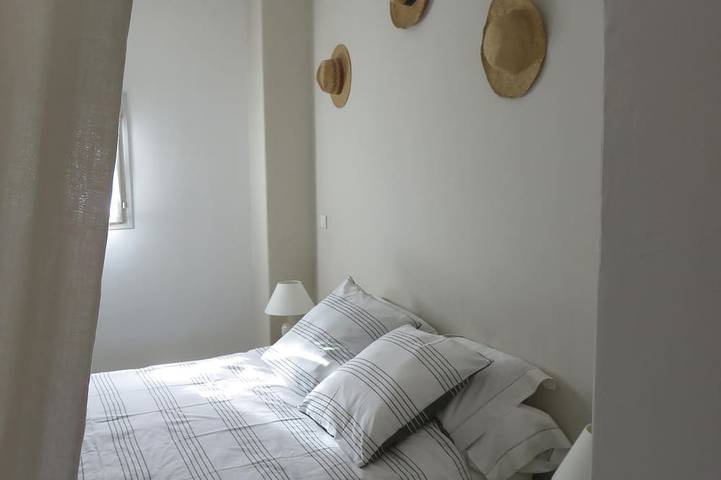 Gîte pour 4 personnes, avec terrasse ainsi que jardin et piscine dans le Luberon - 3