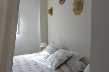 Gîte pour 4 Personnes dans Vaugines, Parc naturel régional du Luberon, Photo 2