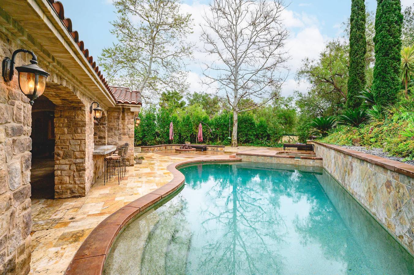 Elegant Villa Retreat Pool Garden Alfresco Lounge in Rancho Santa Margarita, Condado de Orange