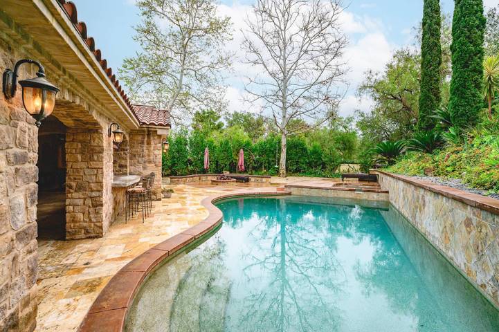 Vacation rental for 10 people, with yard and terrace in Orange County