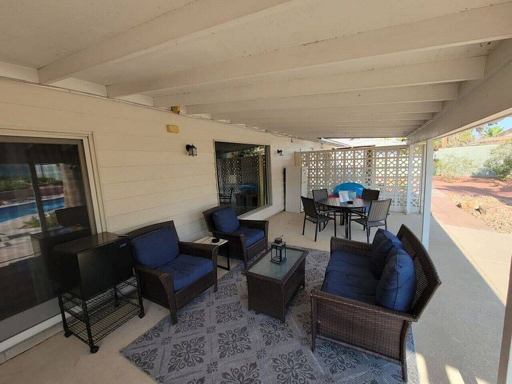 Ganze Wohnung, Stylish & Spacious Studio Suite – Minutes from the Strip! in Paradise, Nevada