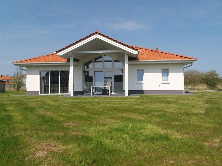 Villa für 4 Personen, mit Terrasse und Garten an der Ostsee