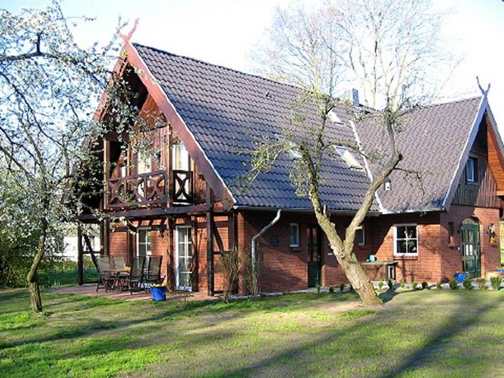 Ferienwohnung für 4 Personen, mit Terrasse und Garten sowie Pool und Sauna in Burg (Spreewald)