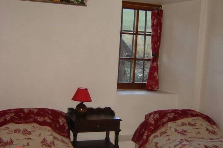 Gîte pour 5 personnes, avec jardin à Saint-Jean-d'Arves - 2