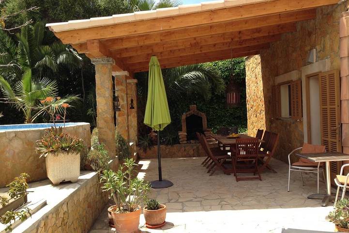 Ferienhaus für 6 Personen, mit Terrasse und Garten in Cala Llombards