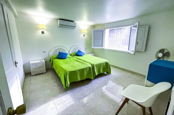 Deluxe Belle villa de 3 chambres privée piscine isolée jardin vue sur la mer et Wi fi in Moravit, Teulada