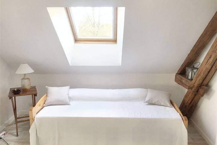 Location de vacances pour 4 personnes, avec jardin à Dampierre-sous-Bouhy - 2