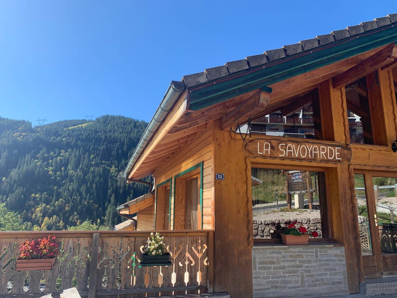 Chalet « La Savoyarde » : vue montagne, jardin privé et Wi-Fi in Chatel, Les Portes du Soleil