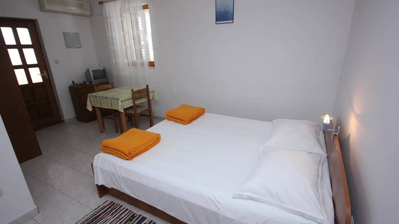 Hel enrumslägenhet, Studio für 2 Personen (20 m²) in Vis in Vis Town, Split-Dalmatia guovlu