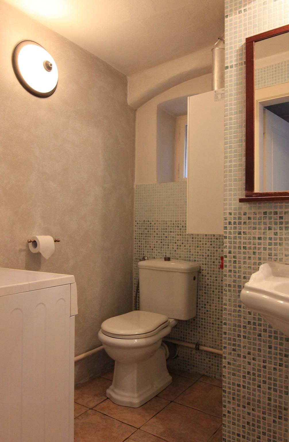 Appartamento intero, 1 Bed Flat - Sleeps 3 - Courtyard - Wifi in Praga, Boemia centrale