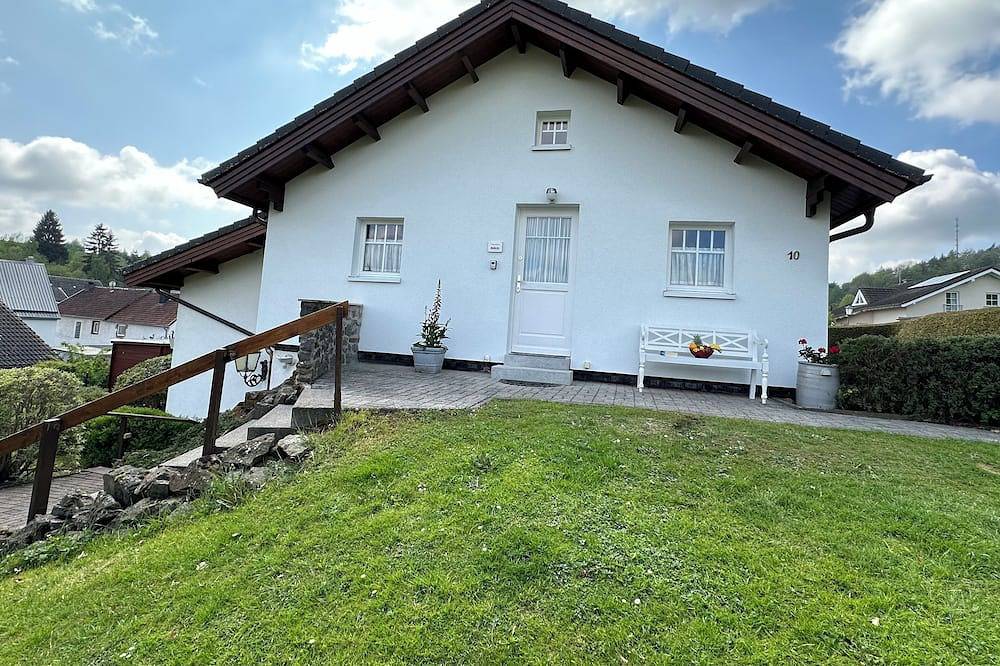 Ganze Wohnung, Eifel - Natur - pur- Ruhe und Entspannung im Landhaus Habicht in Lissendorf, Vulkaneifel