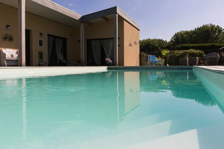 Maison d’hôte pour 2 personnes, avec piscine ainsi que vue et jardin en Cotes-d'Armor - 2