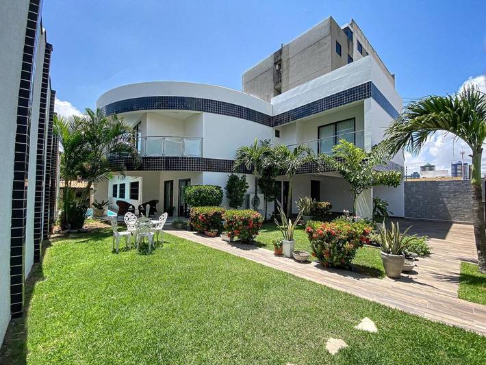 Casas e apartamentos de temporada para 10 pessoas, com jardim e balcão e ainda piscina and jacuzzi em Praia de Ponta Negra