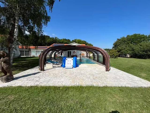 Location de vacances pour 6 personnes, avec jardin ainsi que jacuzzi et piscine à Grézac - 4