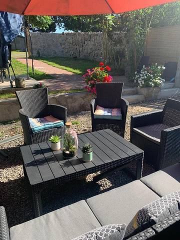 Gîte pour 6 personnes, avec jardin et piscine à Montours