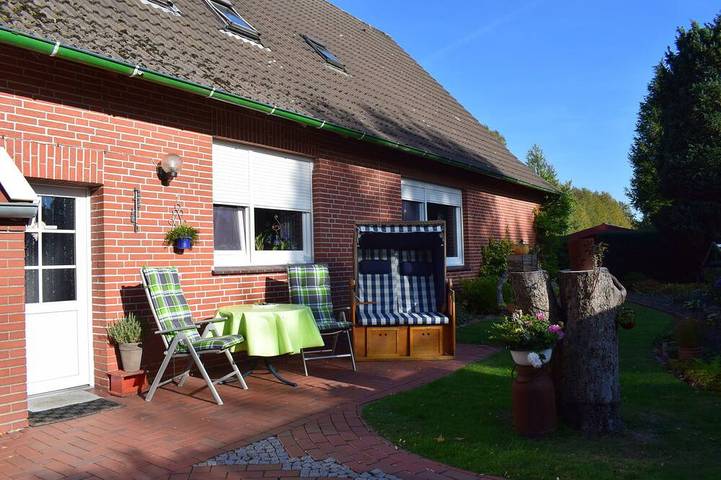 Ferienwohnung für 2 Personen, mit Terrasse und Garten in Uplengen