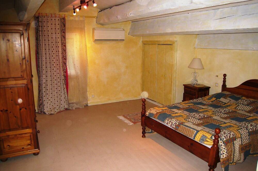 Very nice house for 12 people next to the big seaside town buffets in Narbona, Region de Narbonne