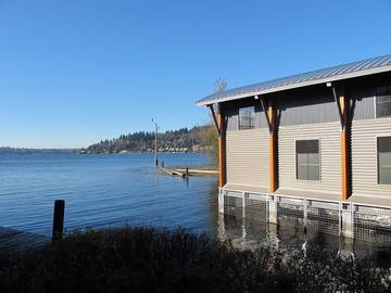 Vacation Rental for 2 Guests in Renton, Lake Washington, Picture 1