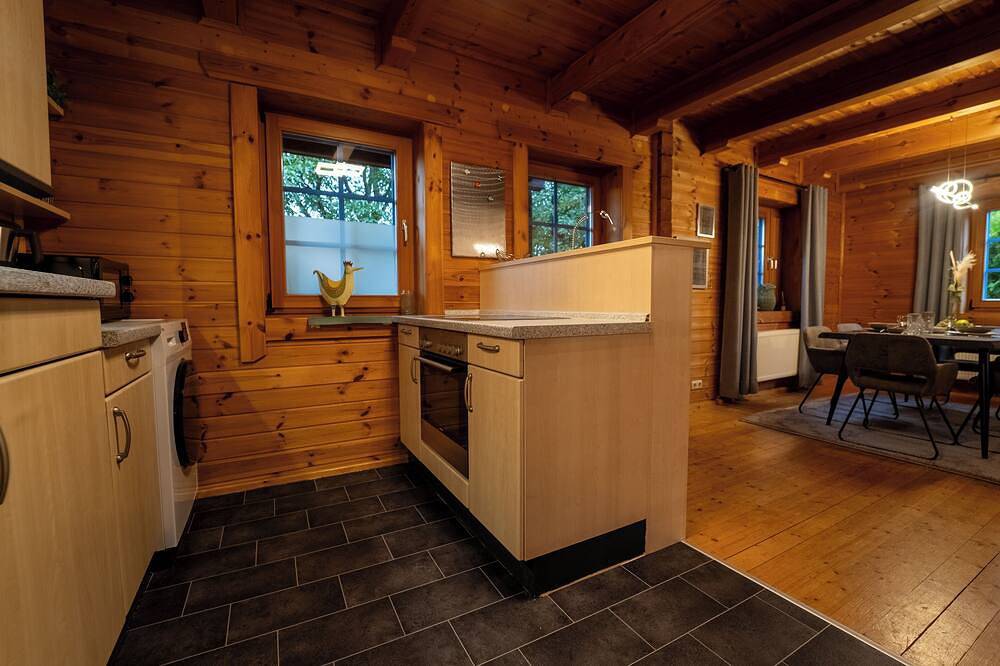 Vinnen Lodge - Gemütliches Holzhaus mit 4 Schlafzi. und 2 Bädern für 9 Personen in Lähden, Hasetal