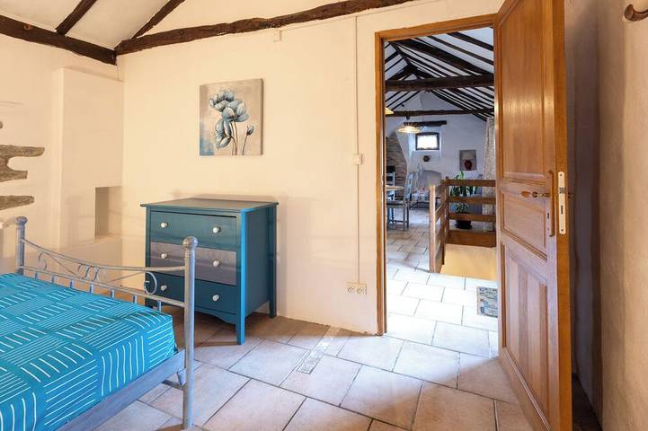 Gîte pour 4 personnes, avec jacuzzi ainsi que piscine et jardin à Saint-Frézal-de-Ventalon - 4