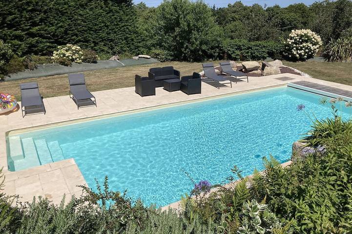 Location de vacances pour 5 personnes, avec jacuzzi ainsi que piscine et jardin à Guiler-sur-Goyen