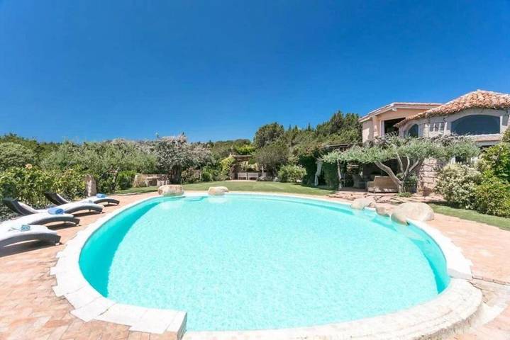 Villa pour 11 personnes, avec vue ainsi que piscine et terrasse, animaux acceptés à Porto Cervo - 3