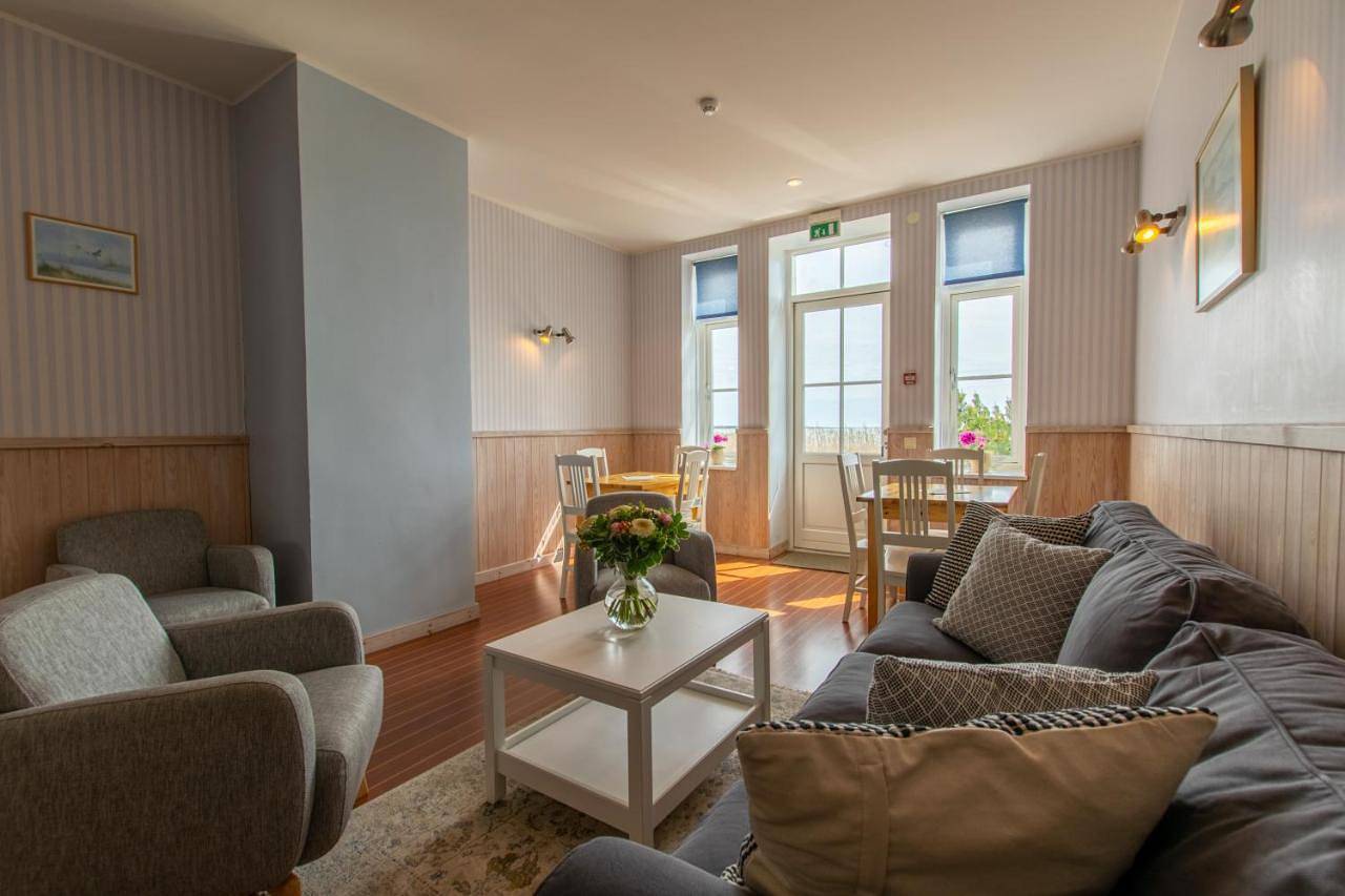 Villa Kuus Sõlme - Sea View Holiday Home in Kuressaare, Saaremaa