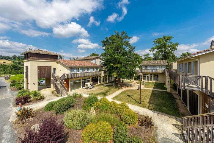 Location de vacances pour 5 personnes, avec jardin et piscine, animaux acceptés à Barbaste - 3