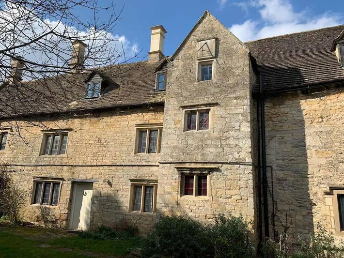 Location de vacances pour 18 personnes, avec jardin et vue à Corby