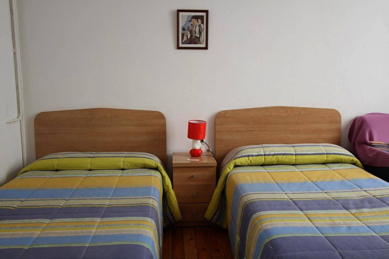 Double or Twin Room with Shared Bathroom in León, Chaîne Cantabrique