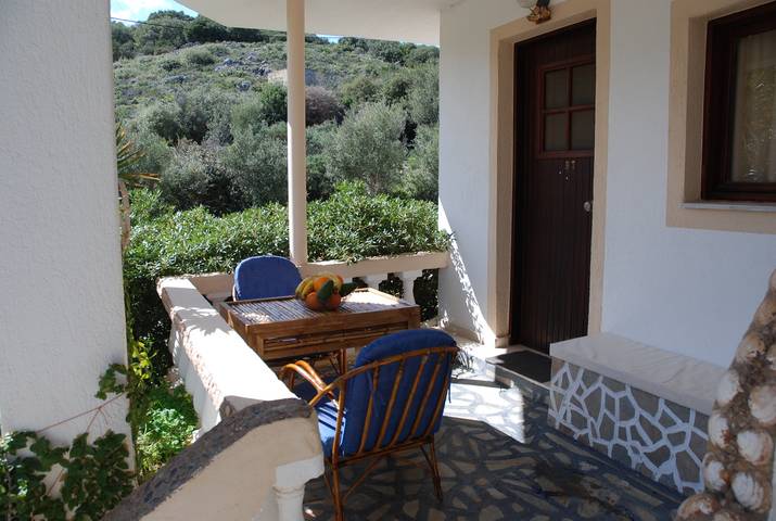 Location de vacances pour 3 personnes, avec Balcon/Terrasse ainsi que Jardin et Vue à Agios Nikolaos - 2