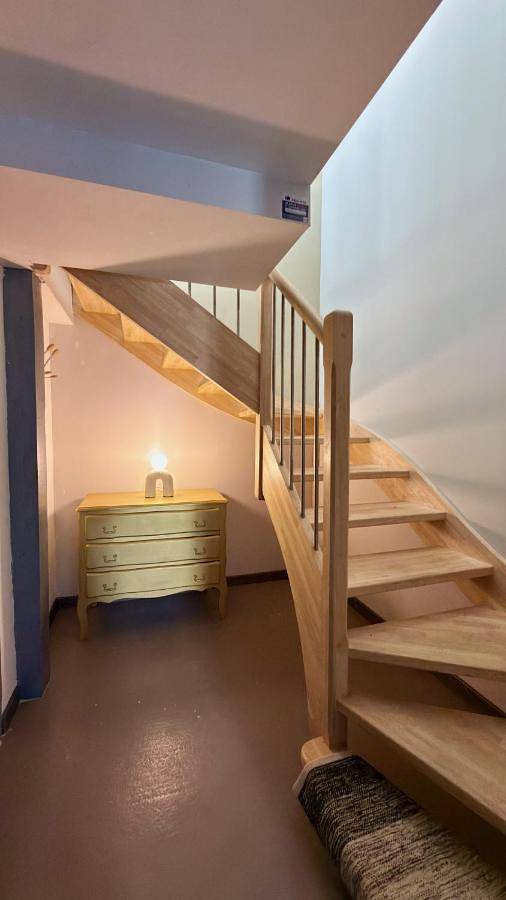 Appartement entier, La Grange Moderne, entre Montagnes & Océan in Bordères-sur-l'Échez, Hautes-Pyrénées