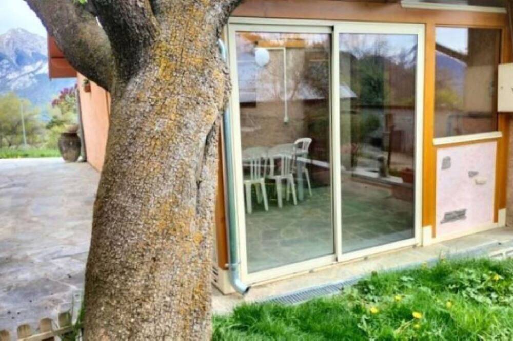 Appartement entier, Appartement pour les amoureux de la nature: lac, plan d'eau, randos en montagne in Embrun, Parc national des Écrins