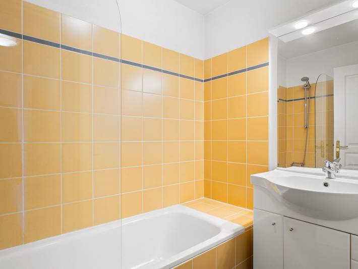 Apartamento entero, Acogedor apartamento en Grasse: piscina, balcón y cerca de lugares de interés in Grasse, Costa mediterránea (Francia)