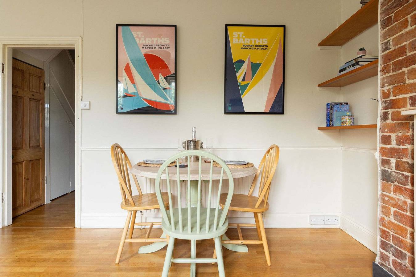 Entire apartment, Characterful City Maisonette for 4 in Chichester, West Sussex