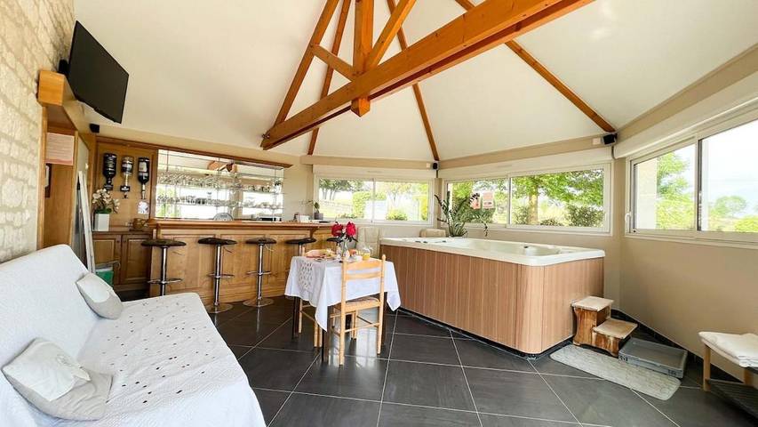 Gîte pour 2 personnes, avec jacuzzi ainsi que sauna et jardin à Ferrières-la-Verrerie - 3