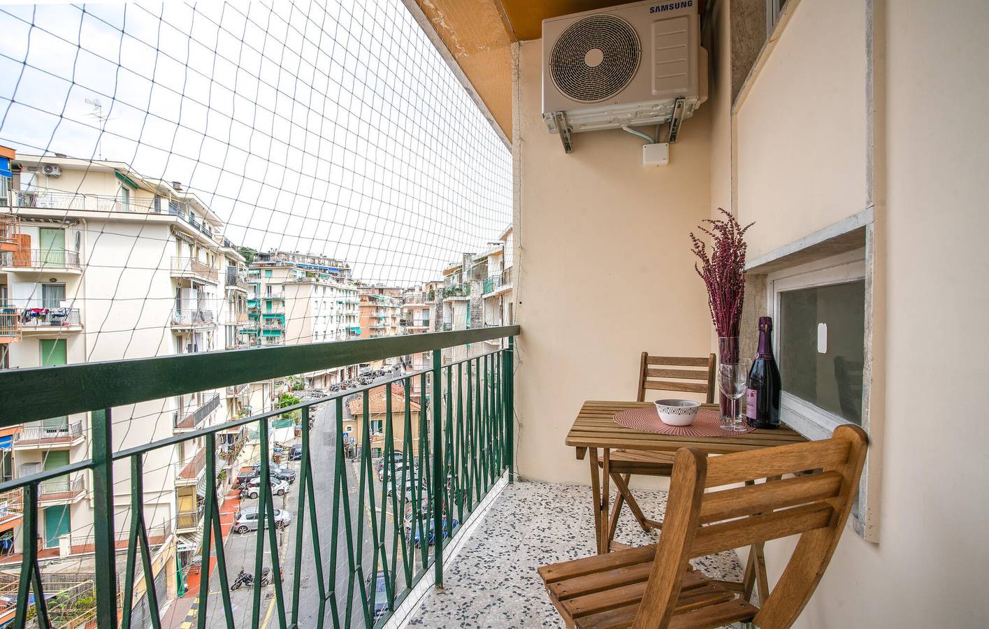 Ganze Ferienwohnung, Gemütliche Strandwohnung mit Terrasse und Parkplatz in San Remo, Sanremo Gemeinde