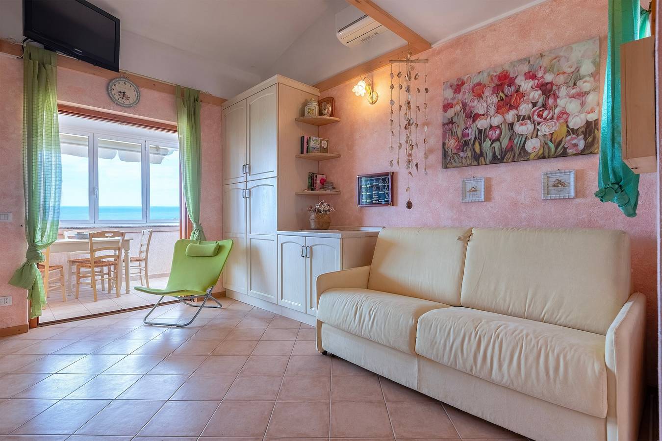 Casa Vacacional 'Maestrale' con Vista al Mar, Terraza Privada y Aire Acondicionado in Trinità d'Agultu e Vignola (Borgo), Trinità d'Agultu e Vignola