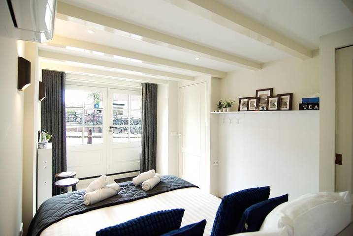 Apartamento vacacional entero, The Jordaan - Canal Souterrain Studio in Jordaan, Costa Holandesa